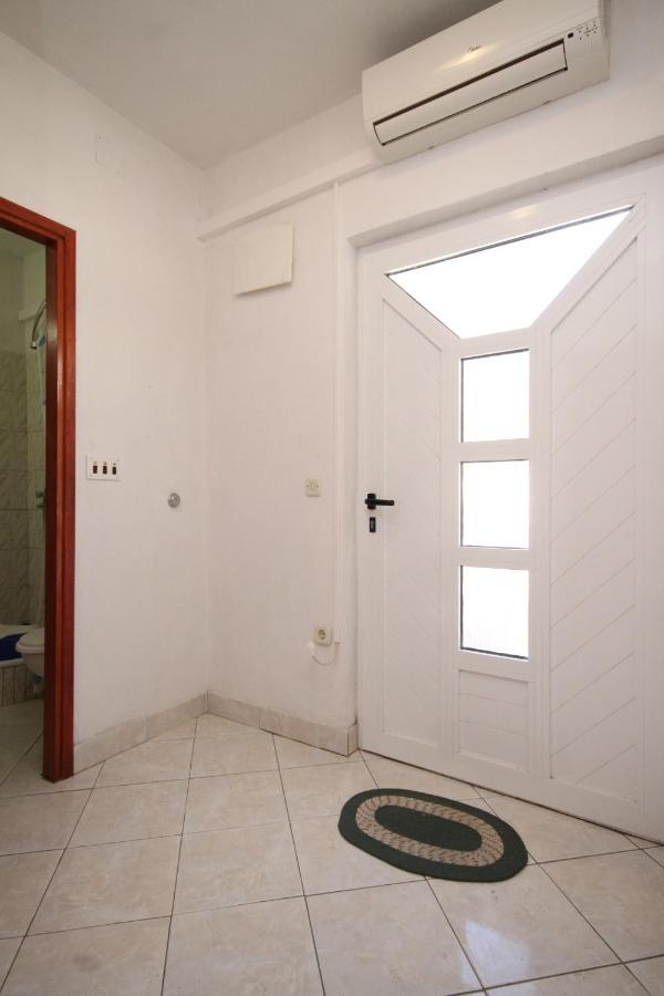 Apartments By The Sea Rukavac, Vis - 2478 Rukavac  Buitenkant foto